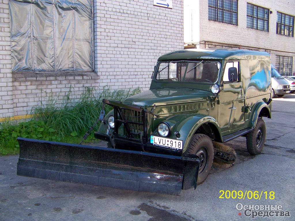 ТУМ Т-3, автомобиль на базе ГАЗ-69 (4х4) образца 1940-х годов для уборки тротуаров и придворовых территорий